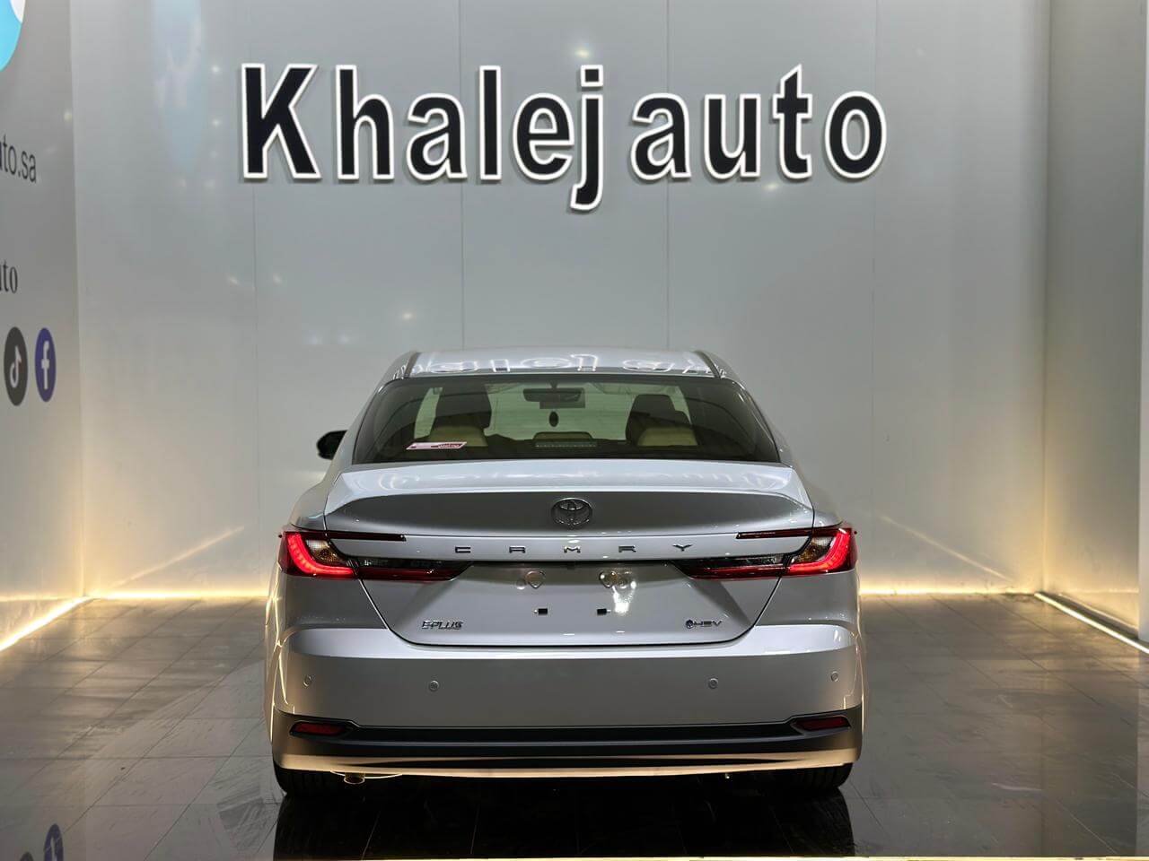 كامري E PLUS هايبرد