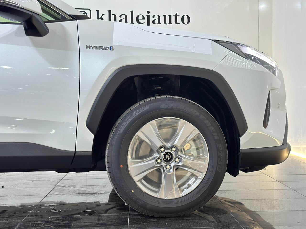 راف فور ستاندر 4X4 هايبرد