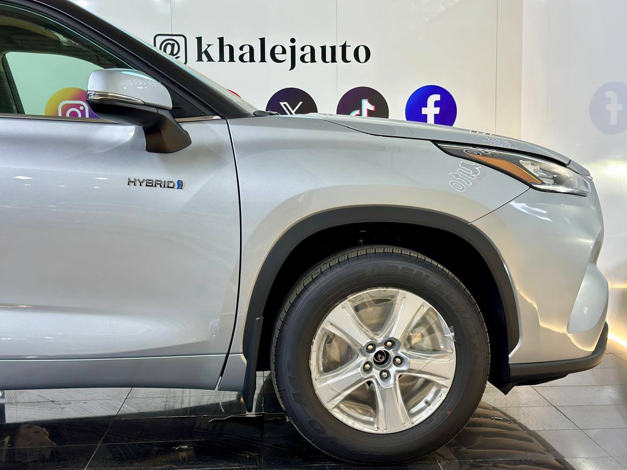 هايلاندر LE هايبرد 4X2