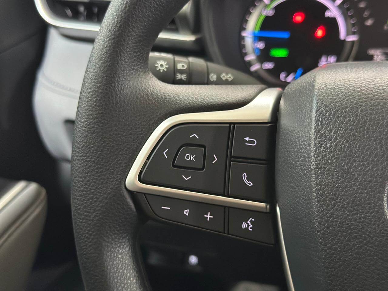 هايلاندر LE هايبرد 4X2