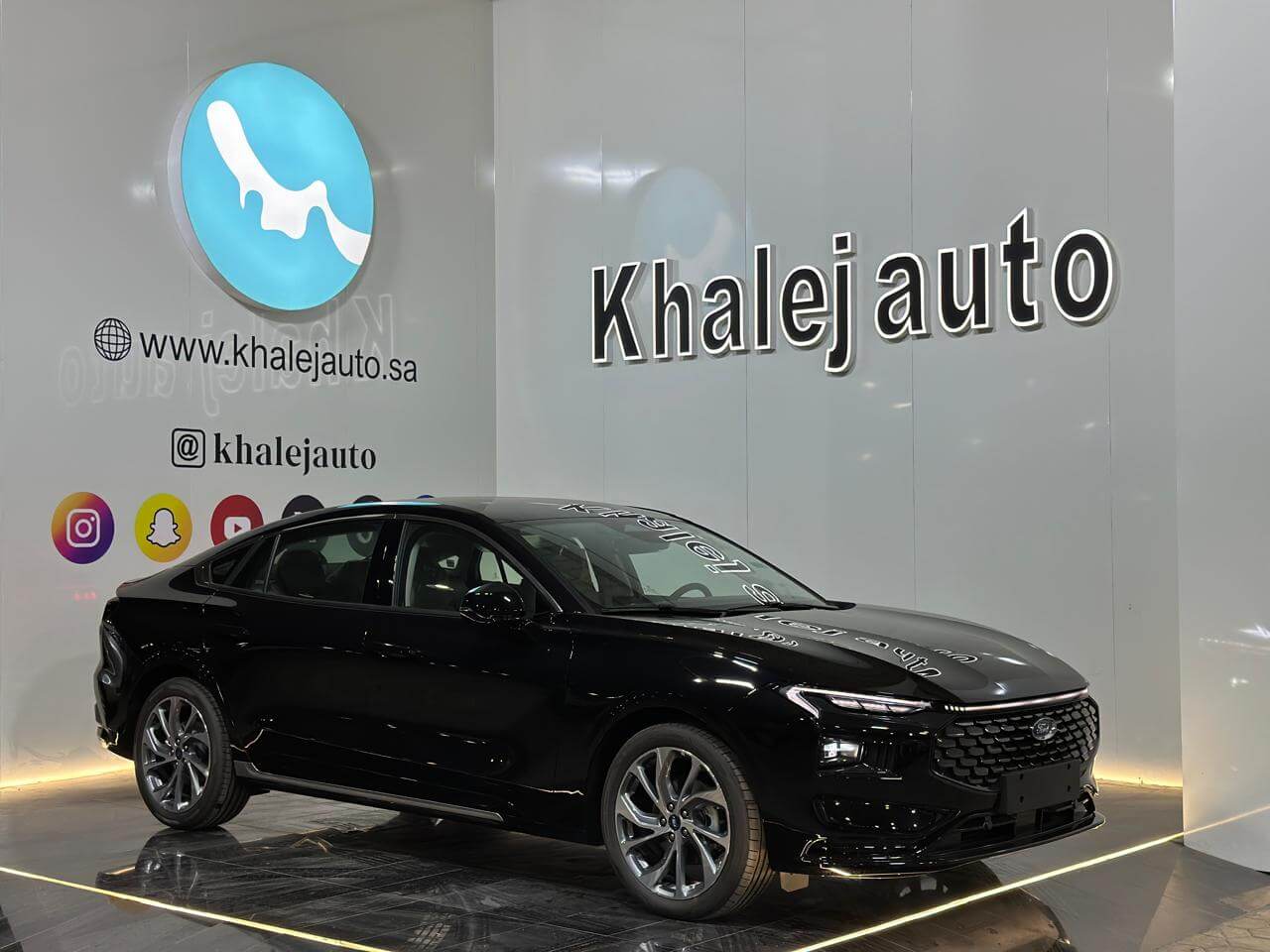 فورد تورس تيتانيوم