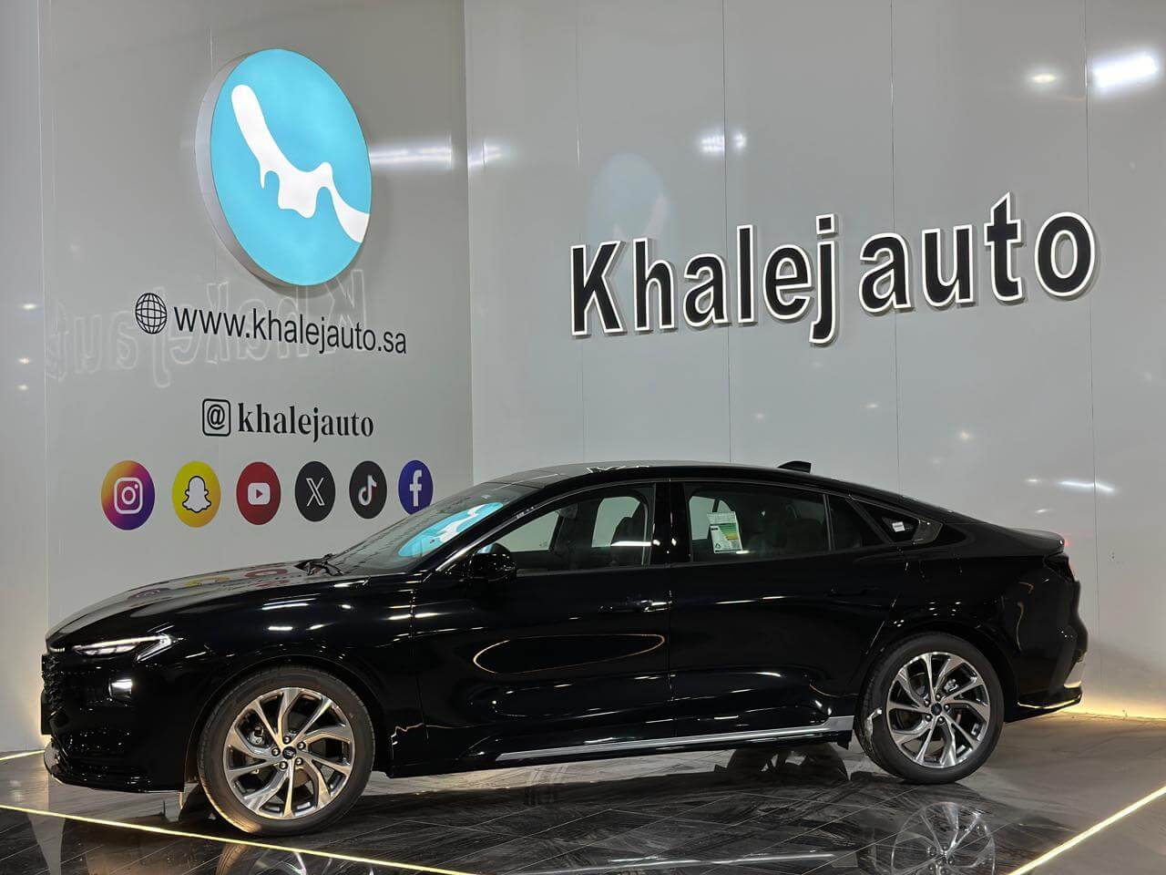 فورد تورس تيتانيوم