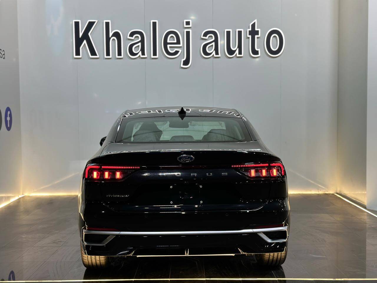 فورد تورس تيتانيوم