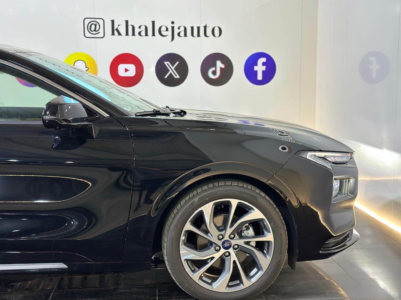 فورد تورس تيتانيوم