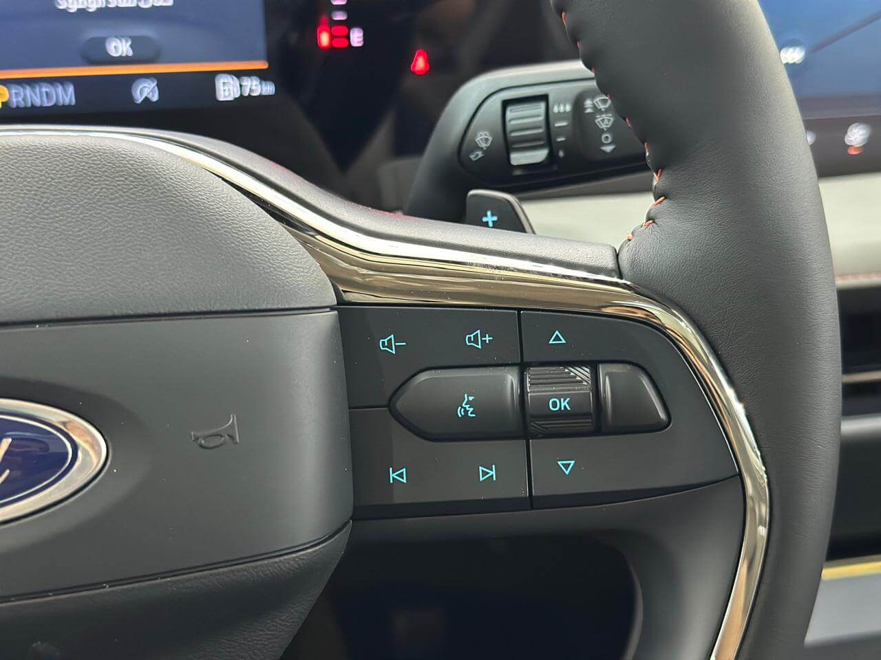 فورد تورس تيتانيوم