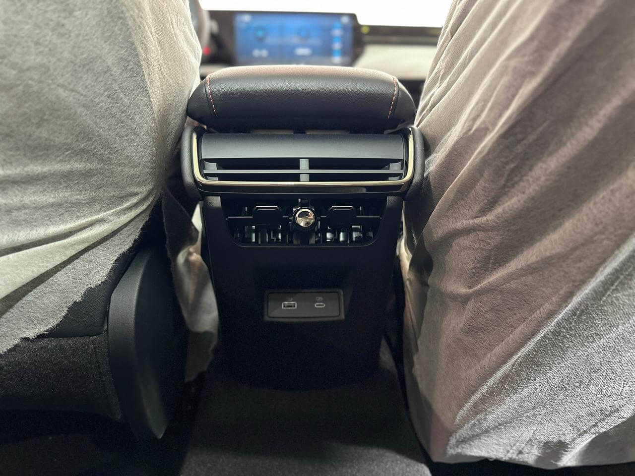 فورد تورس تيتانيوم