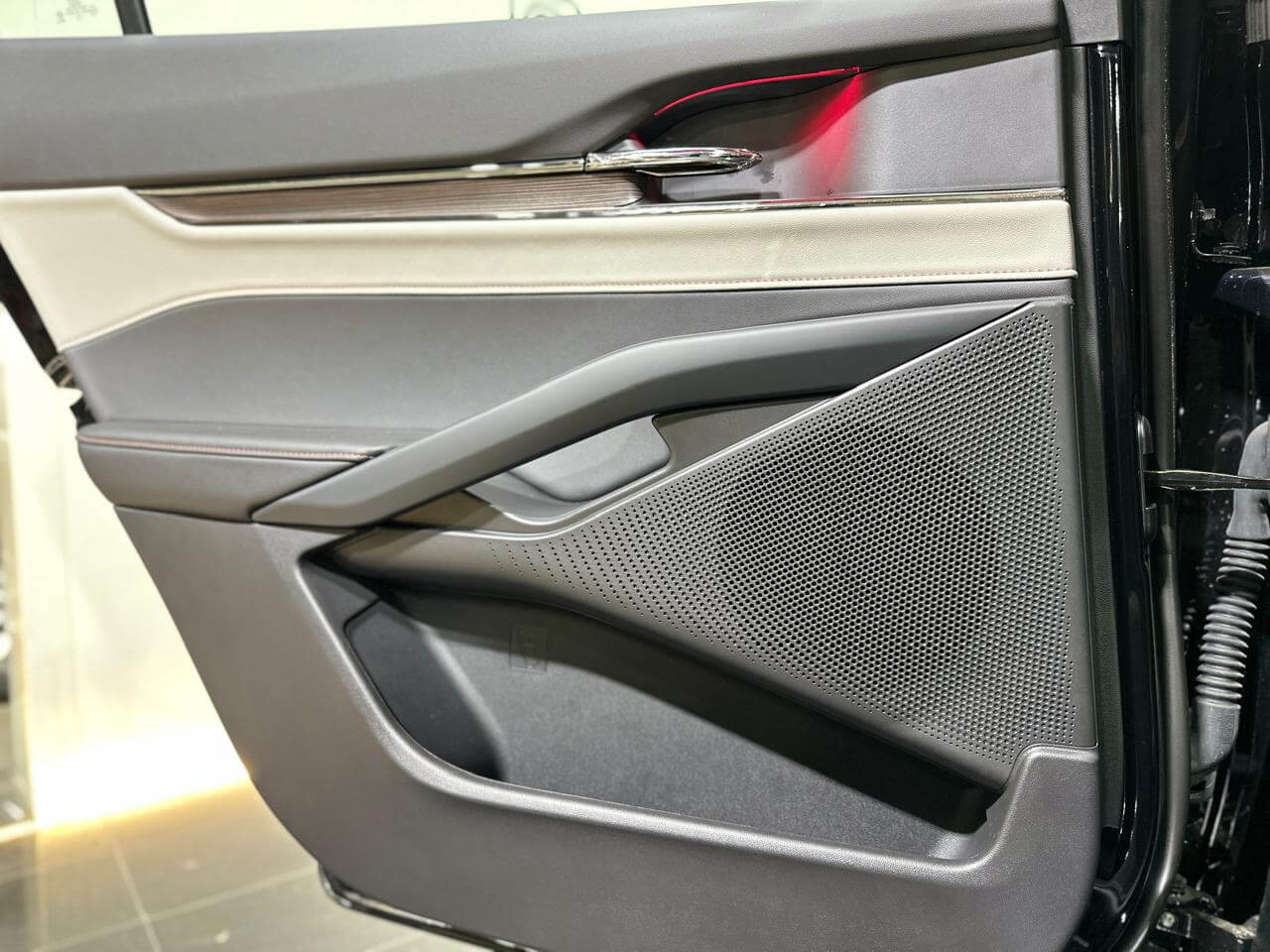 فورد تورس تيتانيوم