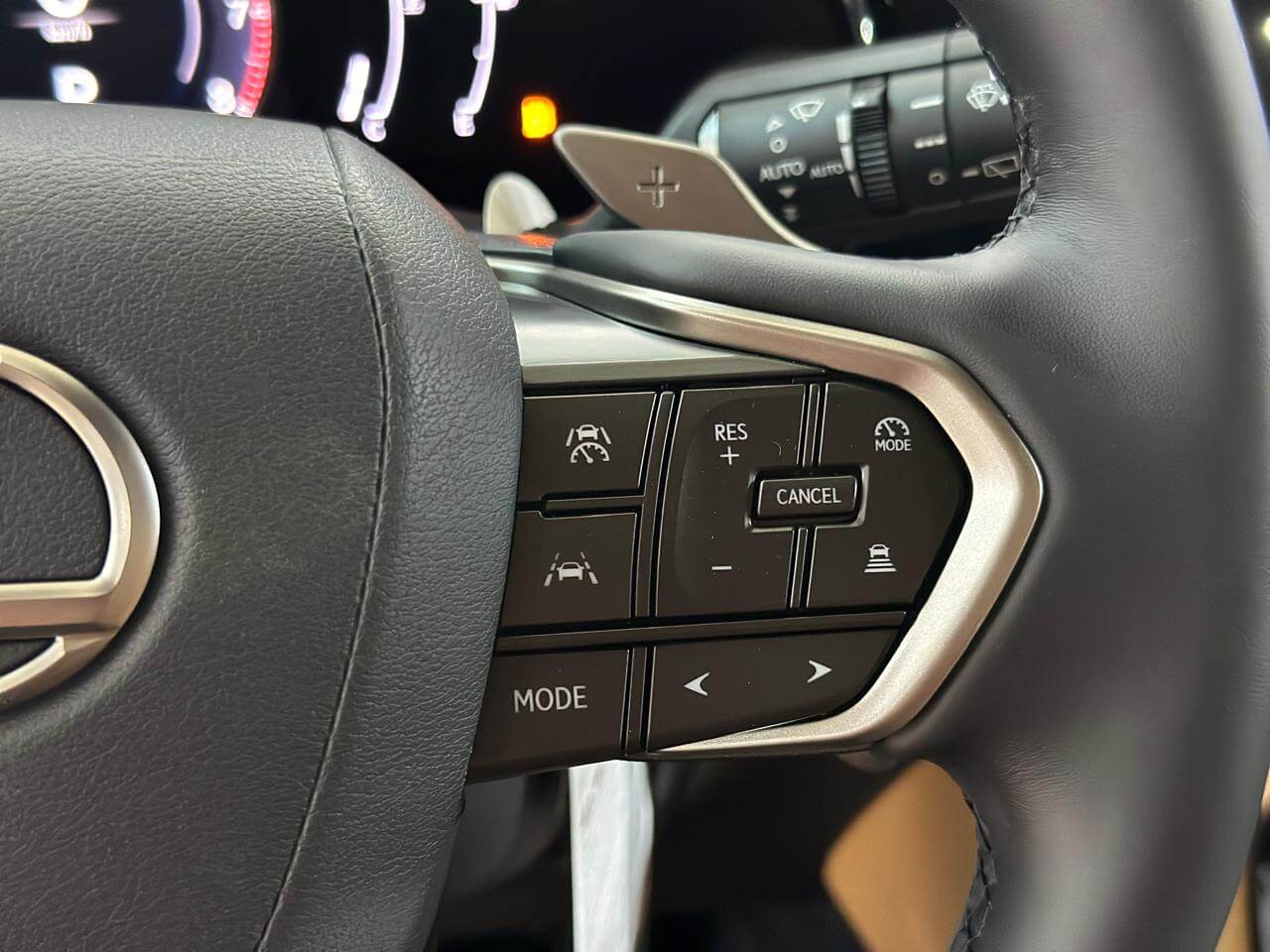 لكزٍس AA) NX 350 )