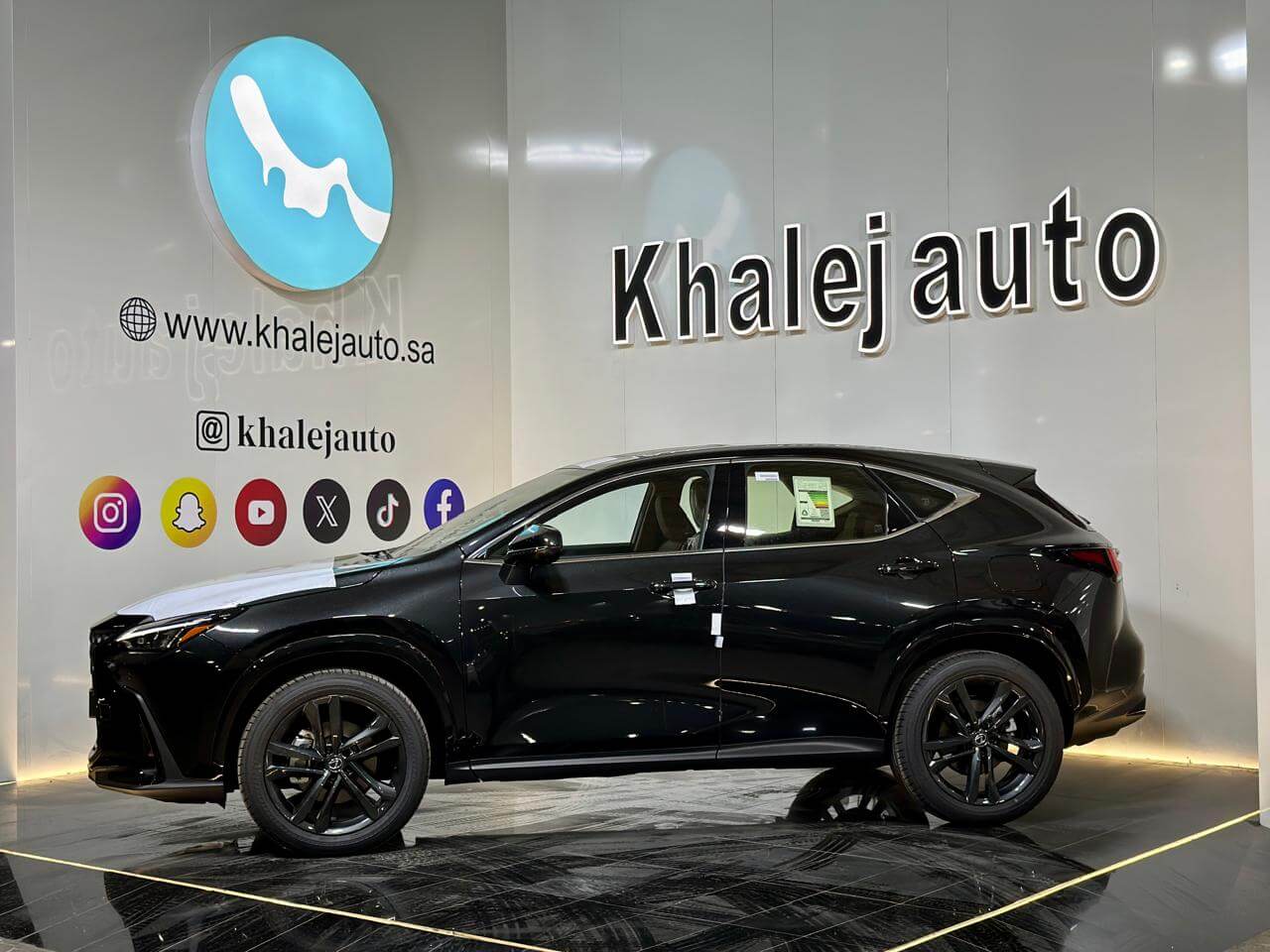 لكزٍس AA) NX 350 )