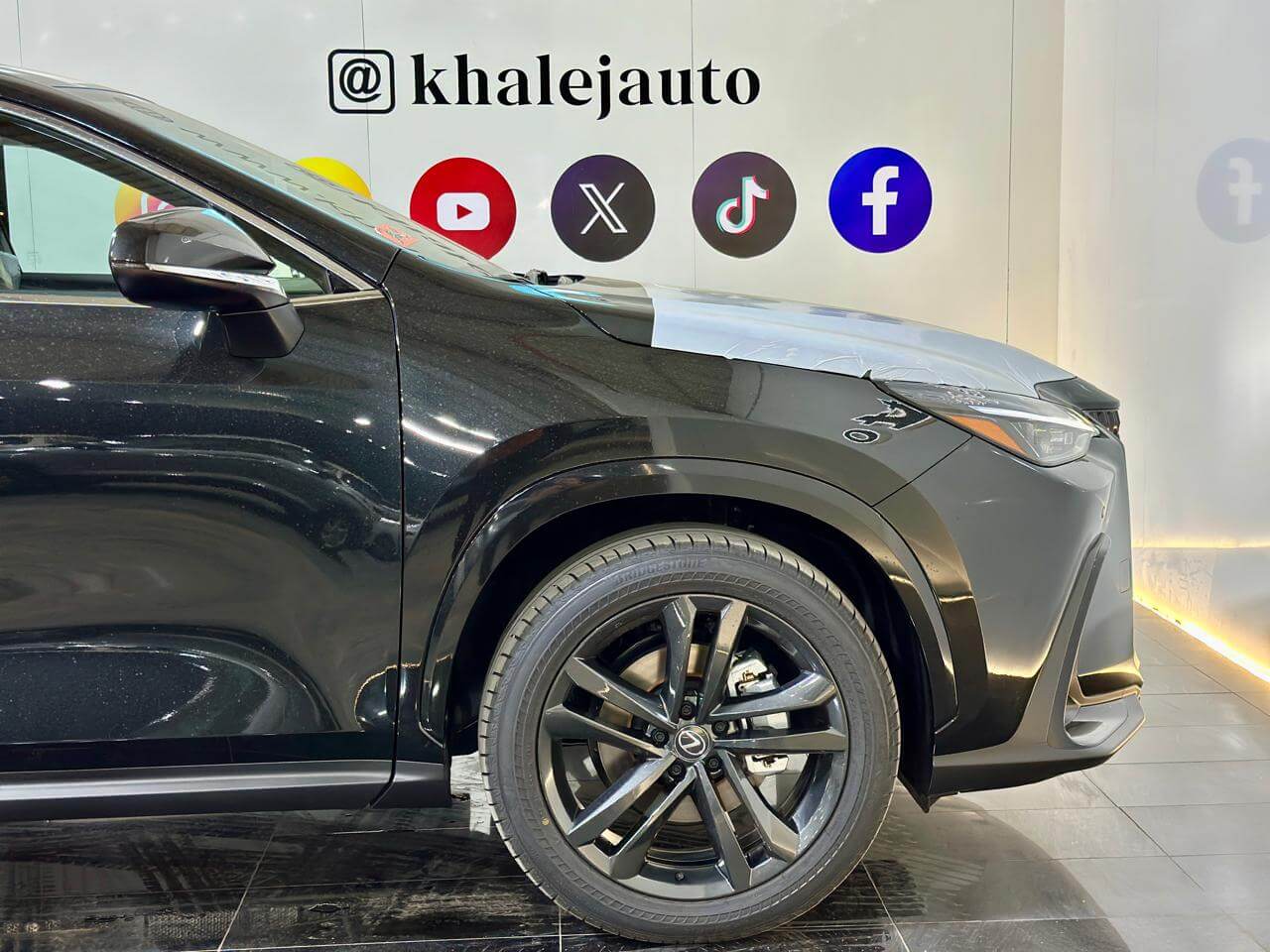 لكزٍس AA) NX 350 )