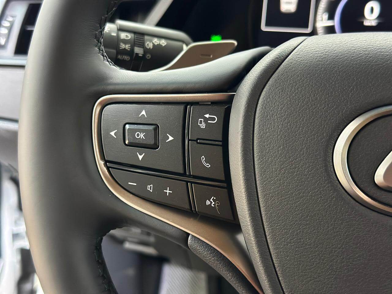 لكزس AA ) ES250 )