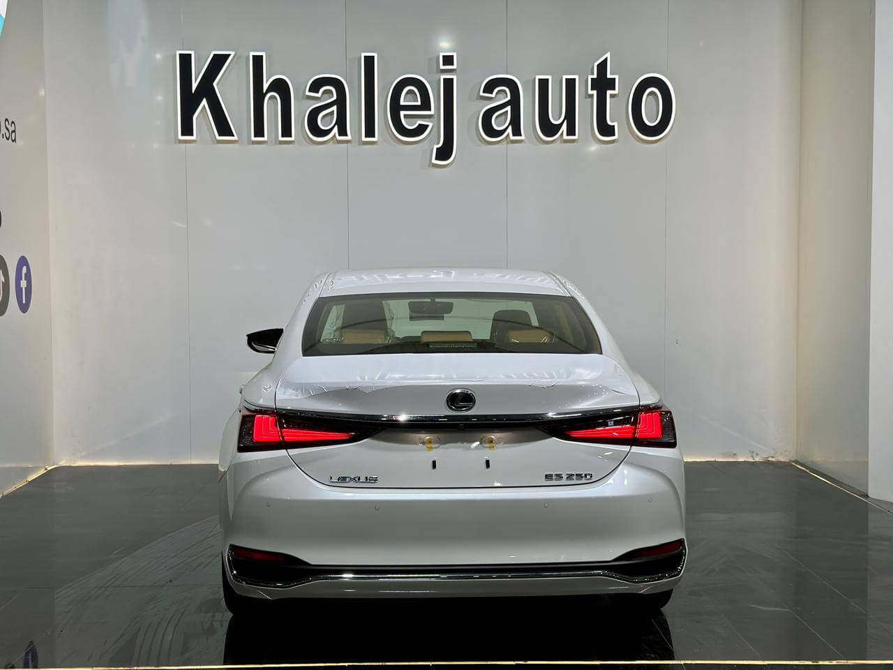 لكزس AA ) ES250 )