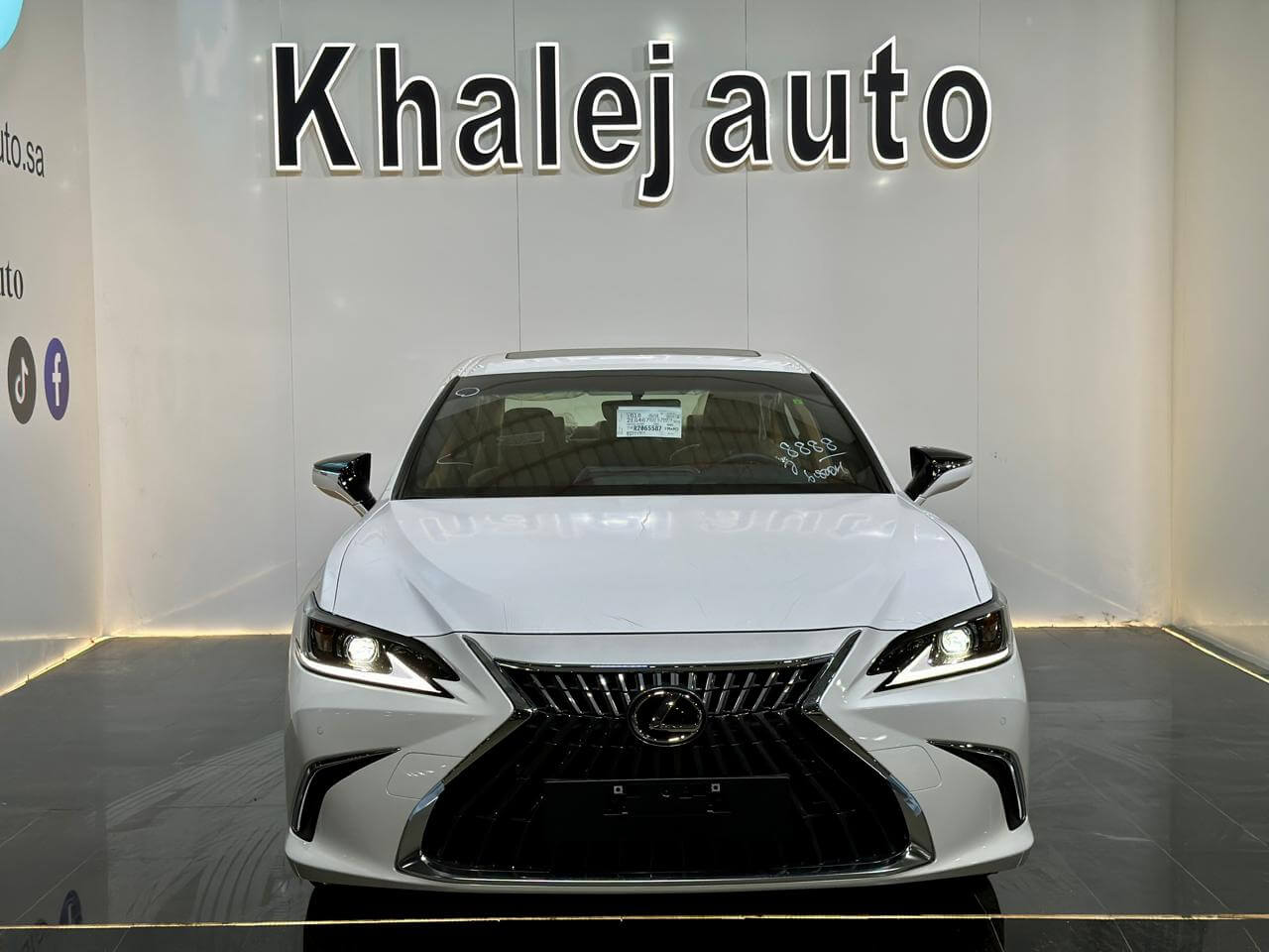 لكزس AA ) ES250 )