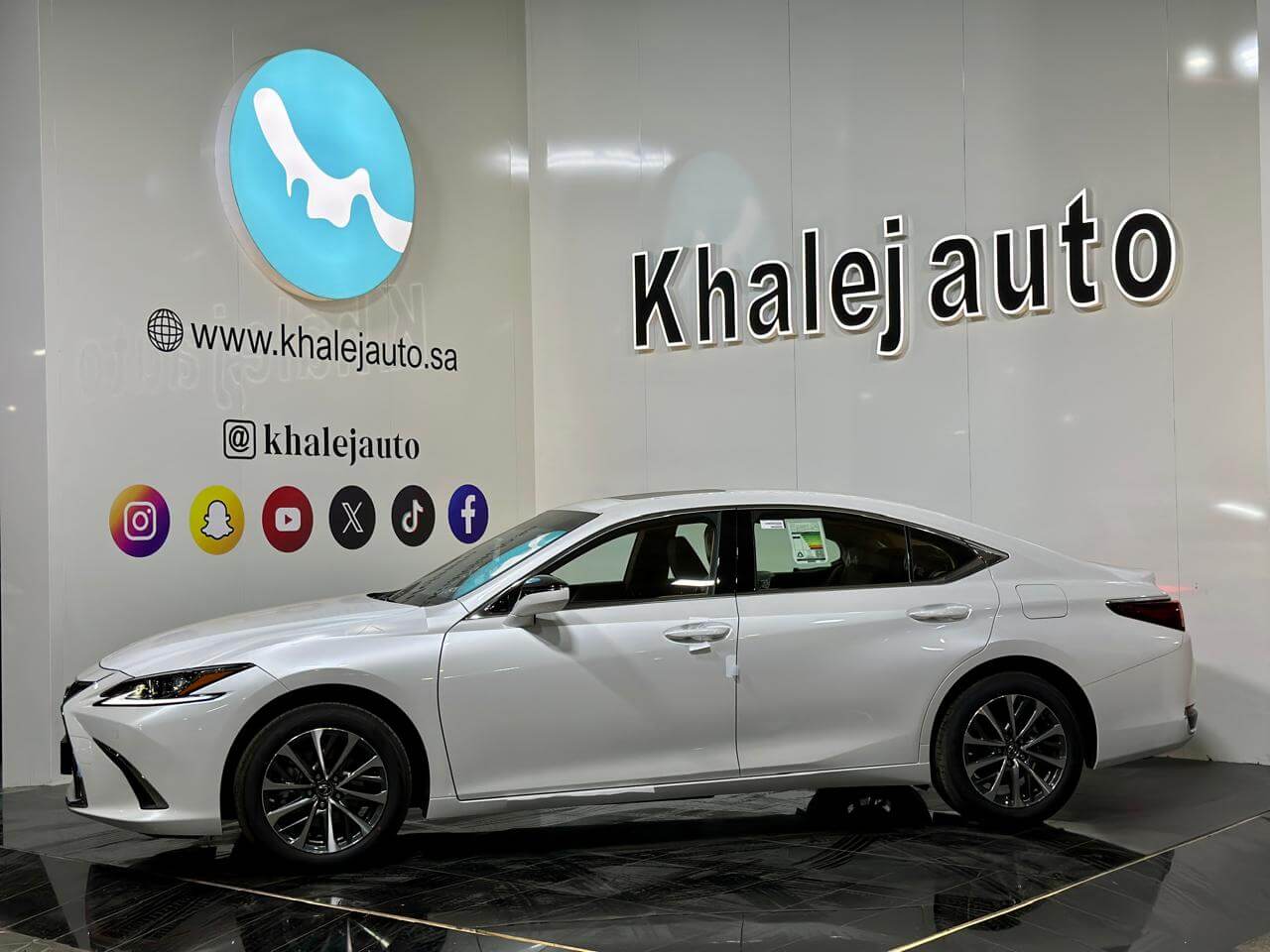 لكزس AA ) ES250 )