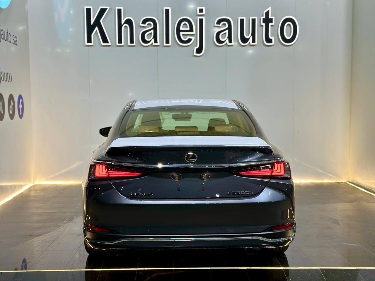 لكزس AH) ES 300 )