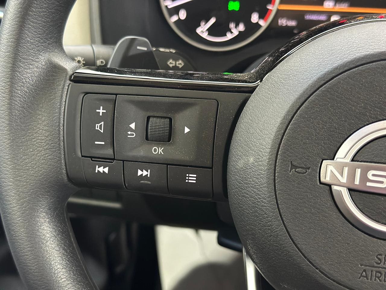 نيسان اكس تريل اس بدون دبل 5 مقاعد