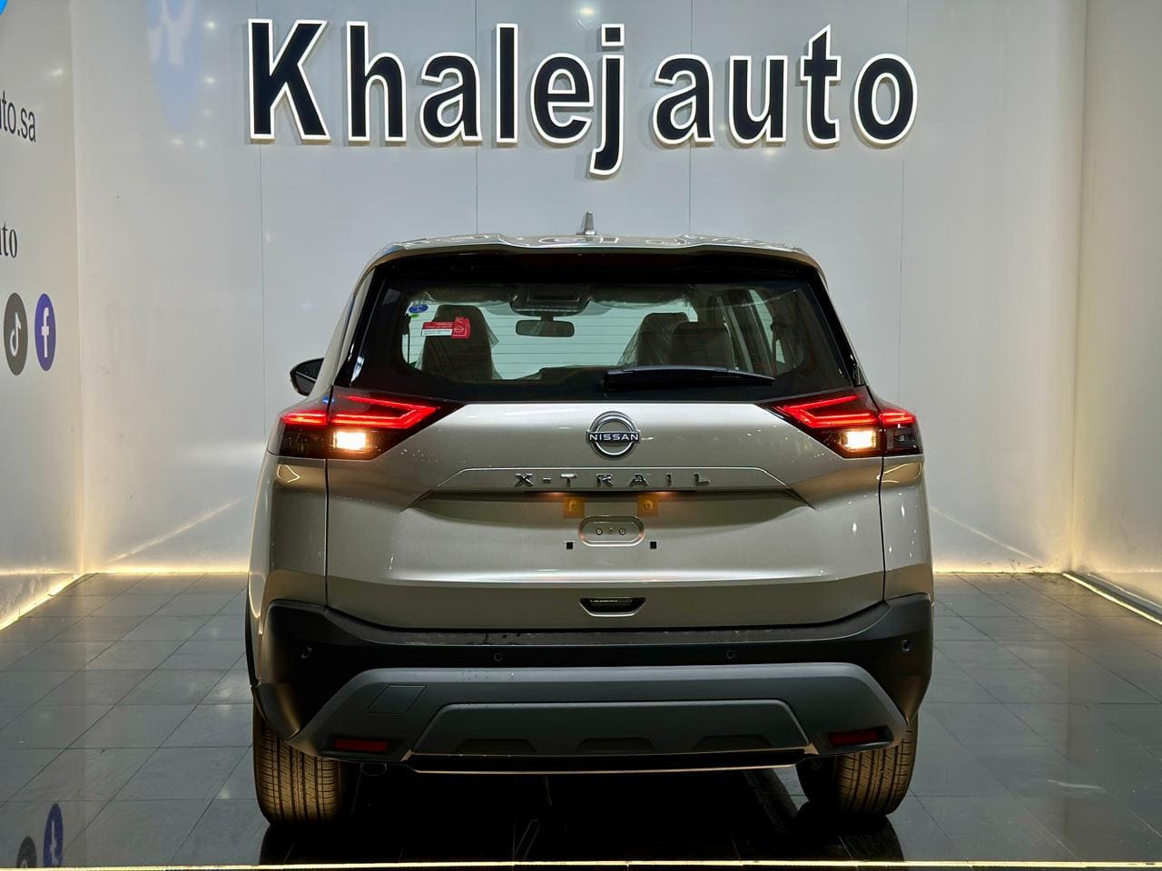نيسان اكس تريل اس بدون دبل 5 مقاعد