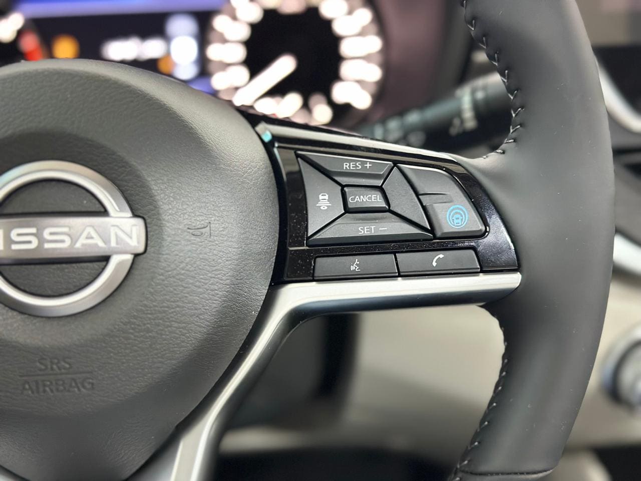 نيسان التيما اس في