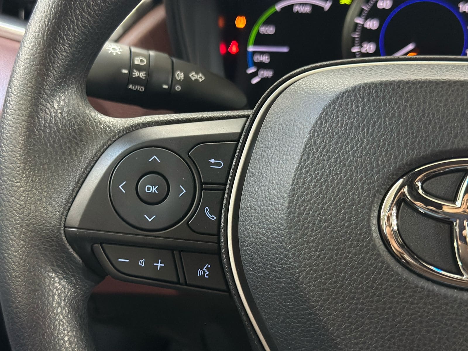 تويوتا كورولا كروس LE